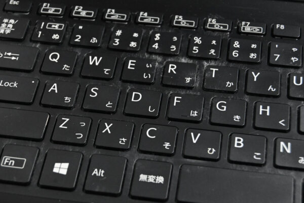 【J903】VAIO Pro PB VJPB11C11N Intel Core i5(第6世代) SSDなし RAM不明 ACアダプターなし 起動確認なし ジャンク品(現状販売) - 画像 (3)